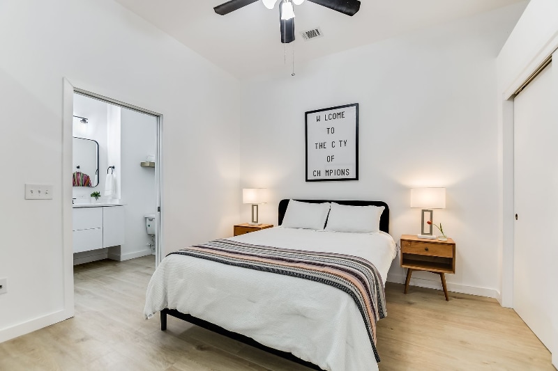 Building Photo - 507 Sabine St