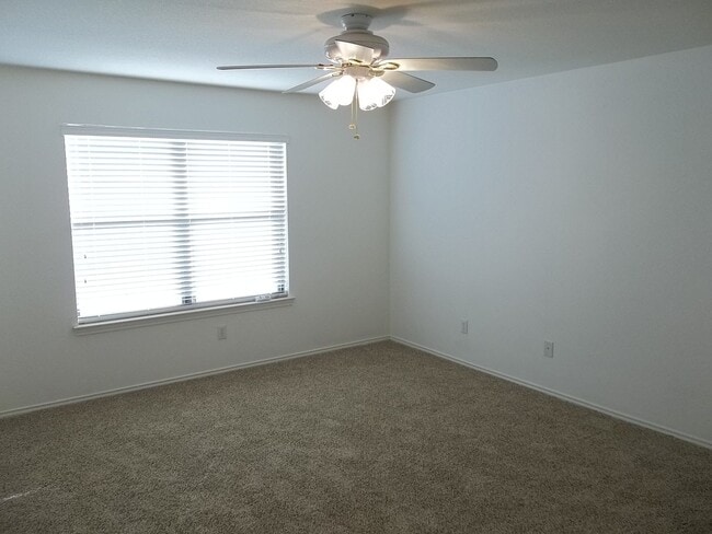 Building Photo - 3 BEDROOM, 2 BATH, BELTON ISD