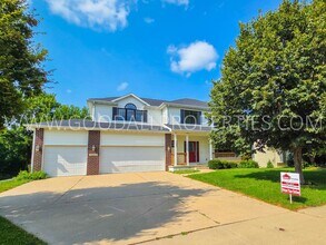 Building Photo - END OF SUMMER SPECIAL! $100 Off Rent for the First 6 Months | 4BR Urbandale Home with 3-Car Garage