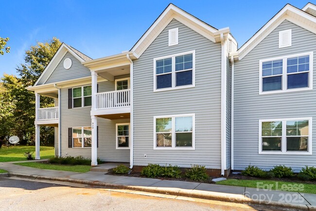 Building Photo - 929 Ranchero St