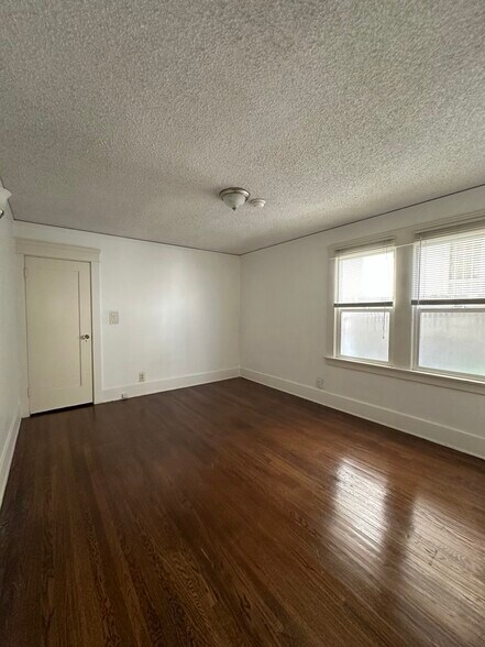 full-size bedroom#1 - 120 N Berendo St