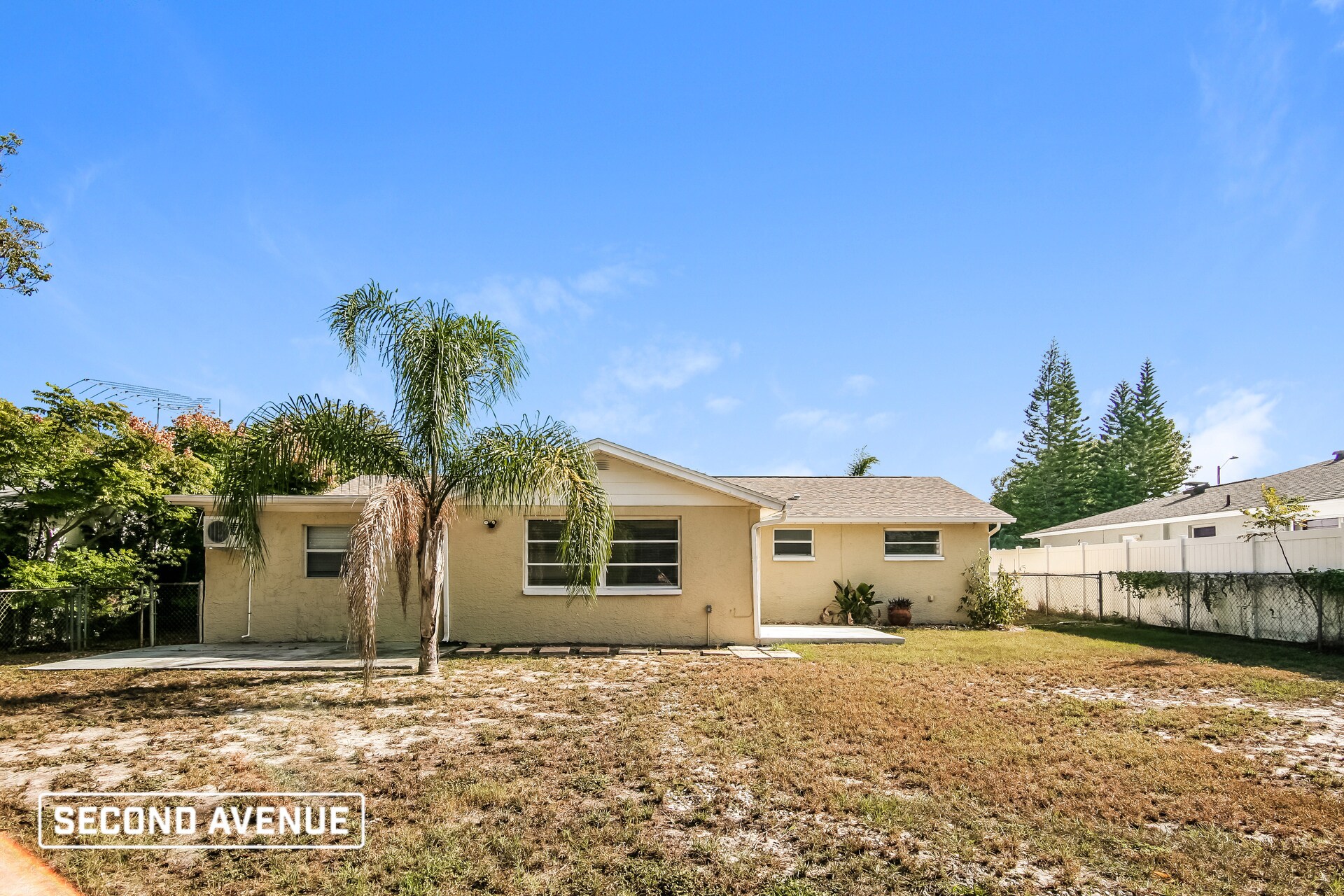 Building Photo - 11725 Meadow Dr