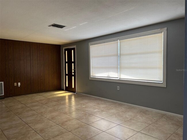 Building Photo - 1050 Croydon Ln