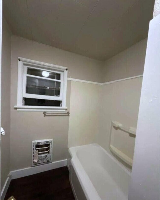 Building Photo - 1920 S Connor Ave