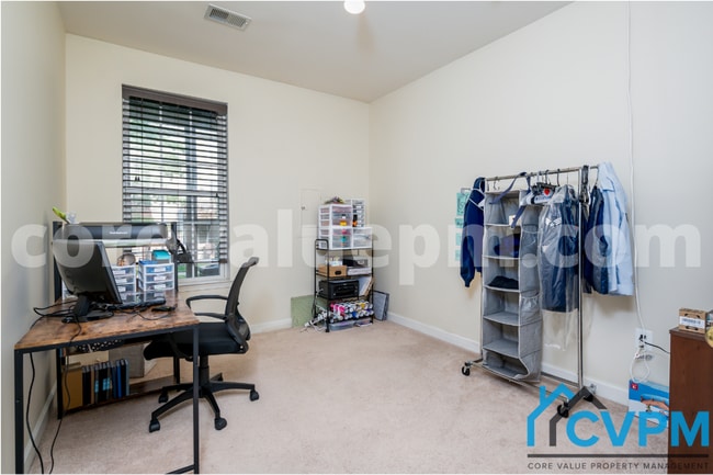 Building Photo - 8638 Willow Leaf Ln