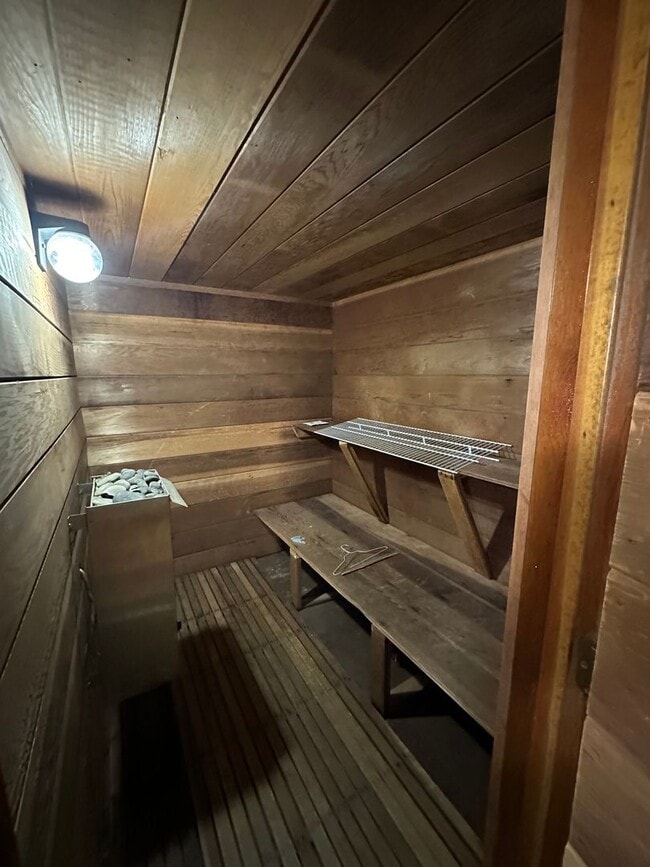 Building Photo - A Large 2 Bed with Sauna and walk in Jacuzzi! Large Rec Room!
