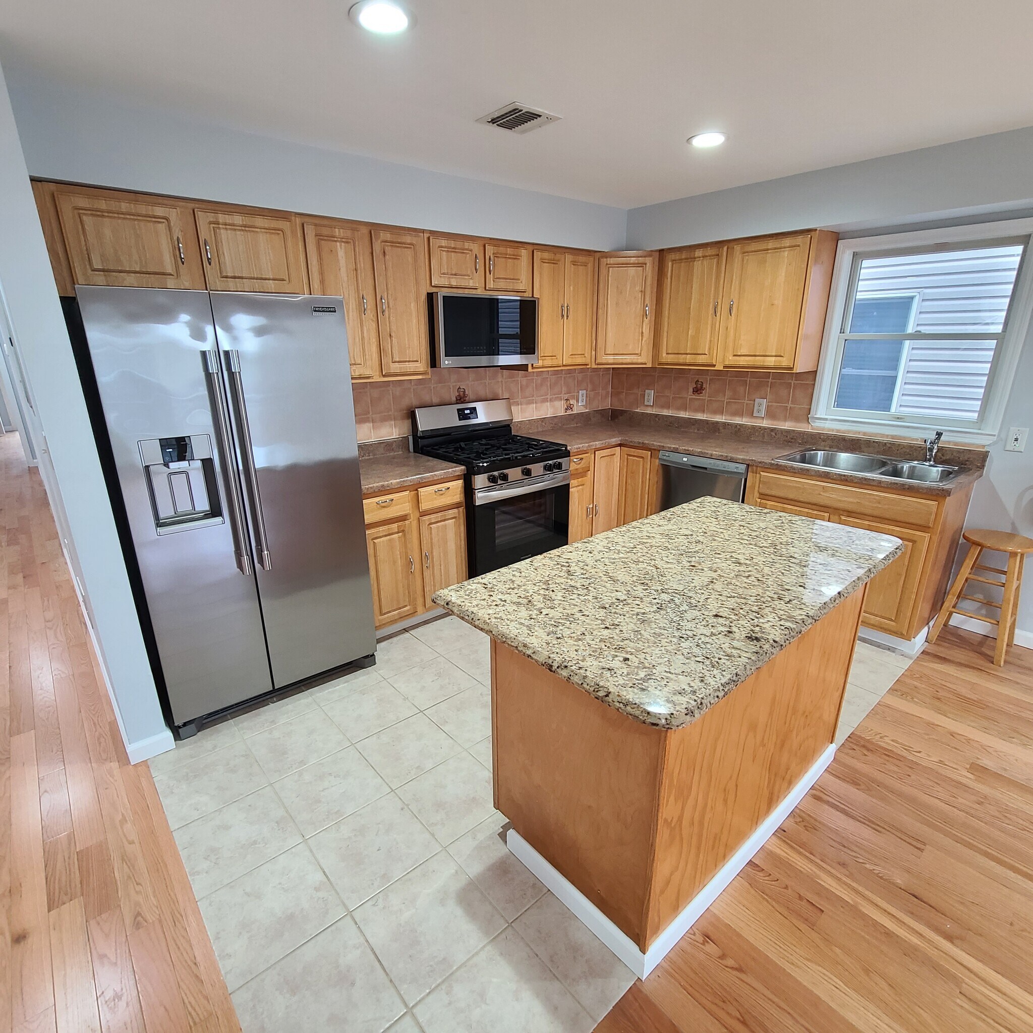 Building Photo - 5206 Cottage Ave