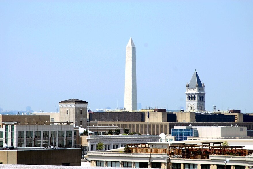 Incredible monument views - 400 Massachusetts Ave NW