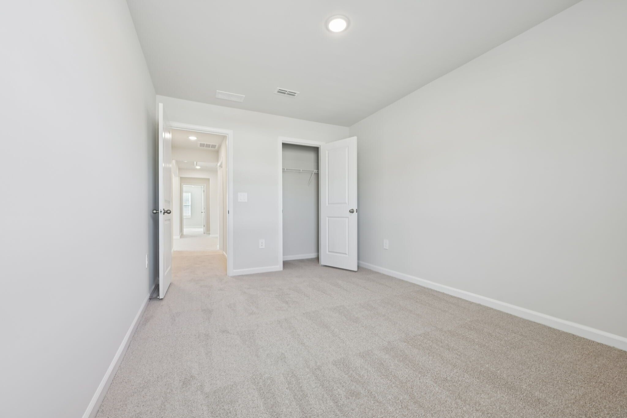 Building Photo - 3512 Rosebush Dr