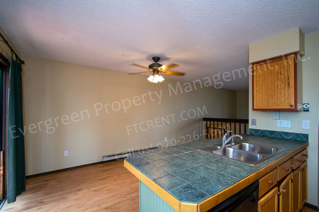 Building Photo - Short Term Lease! Spacious Home in Mid-Tow...