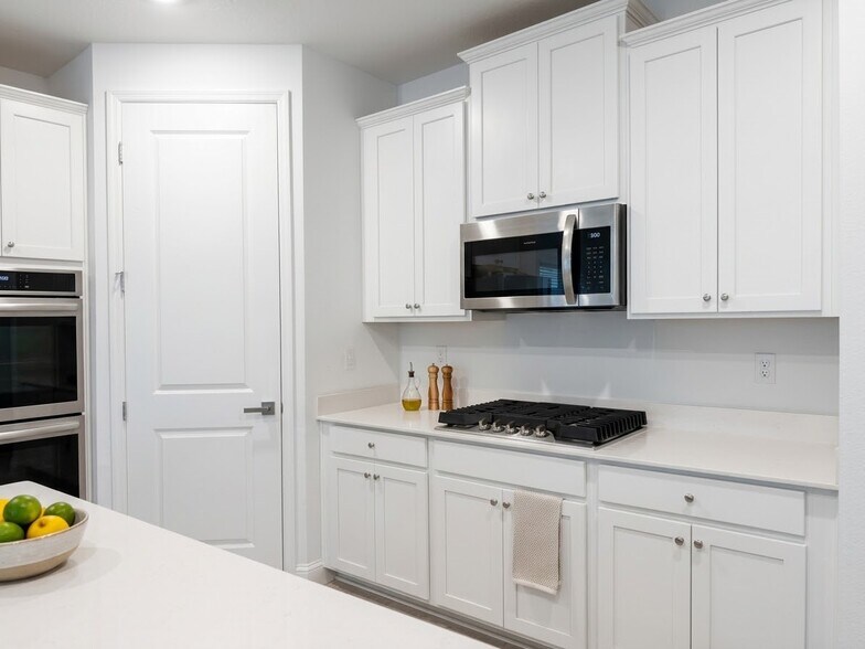 Building Photo - 450 Kingbird Dr