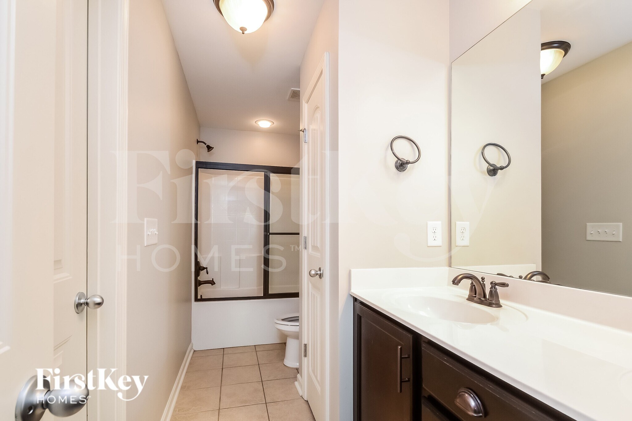 Building Photo - 465 W Park Dr