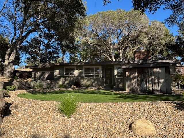Building Photo - 479A Gossage Ave