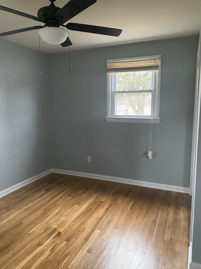 Building Photo - 6749 Amherst Rd