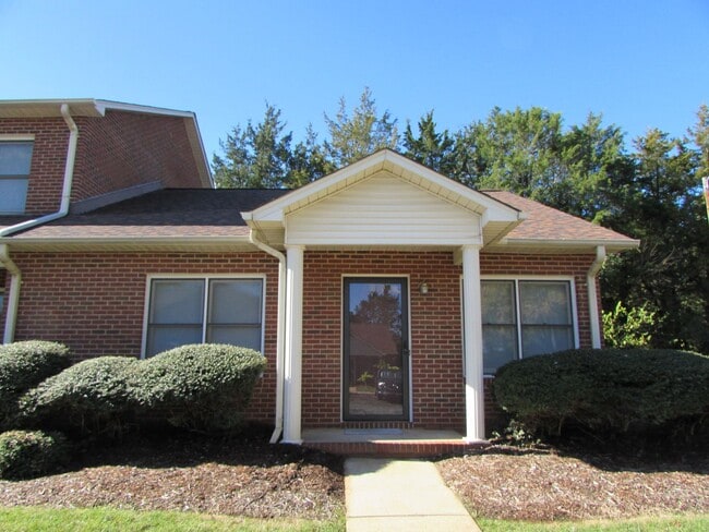 Primary Photo - Adorable 2 Bed/1 Bath Condo - One Story - ...