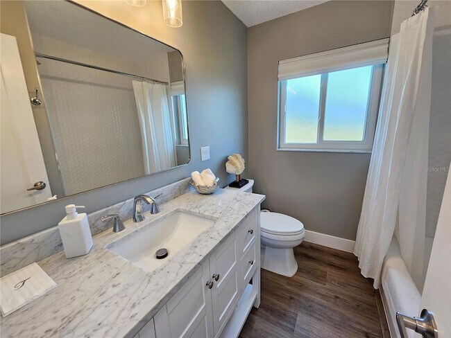 Building Photo - 917 S Gondola Dr