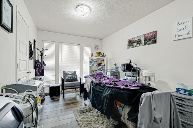 Building Photo - 2527 Spring Lily Ct