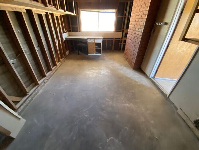 Building Photo - 18511 Symeron Rd