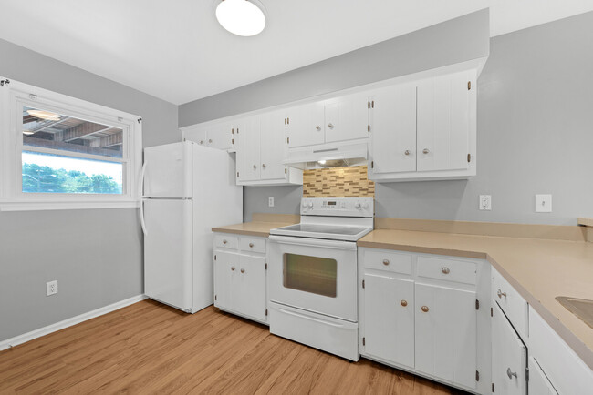 Building Photo - 102 Lantana Ln