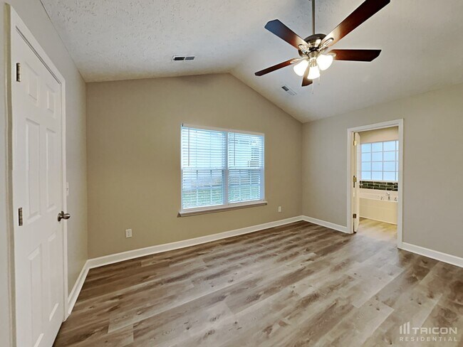 Building Photo - 141 Willowleaf Ln