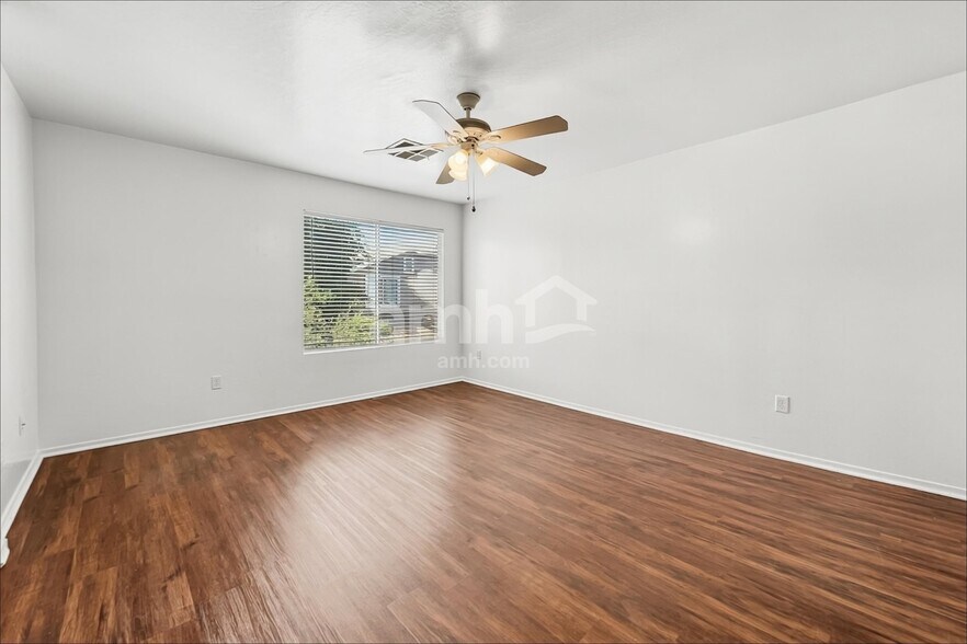 Building Photo - 4242 E Baylor Ln