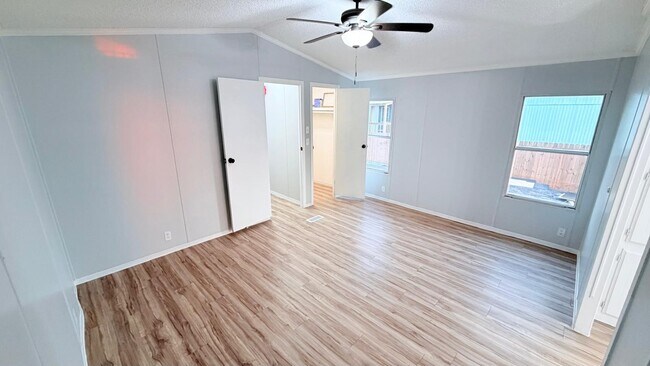 Building Photo - 1133 Rd 5823