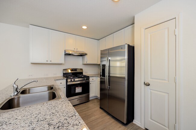 Building Photo - 8068 Nube Medina