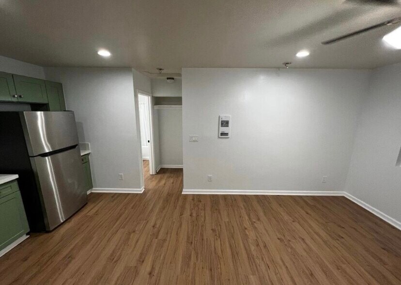 Building Photo - 4114 Menlo Ave