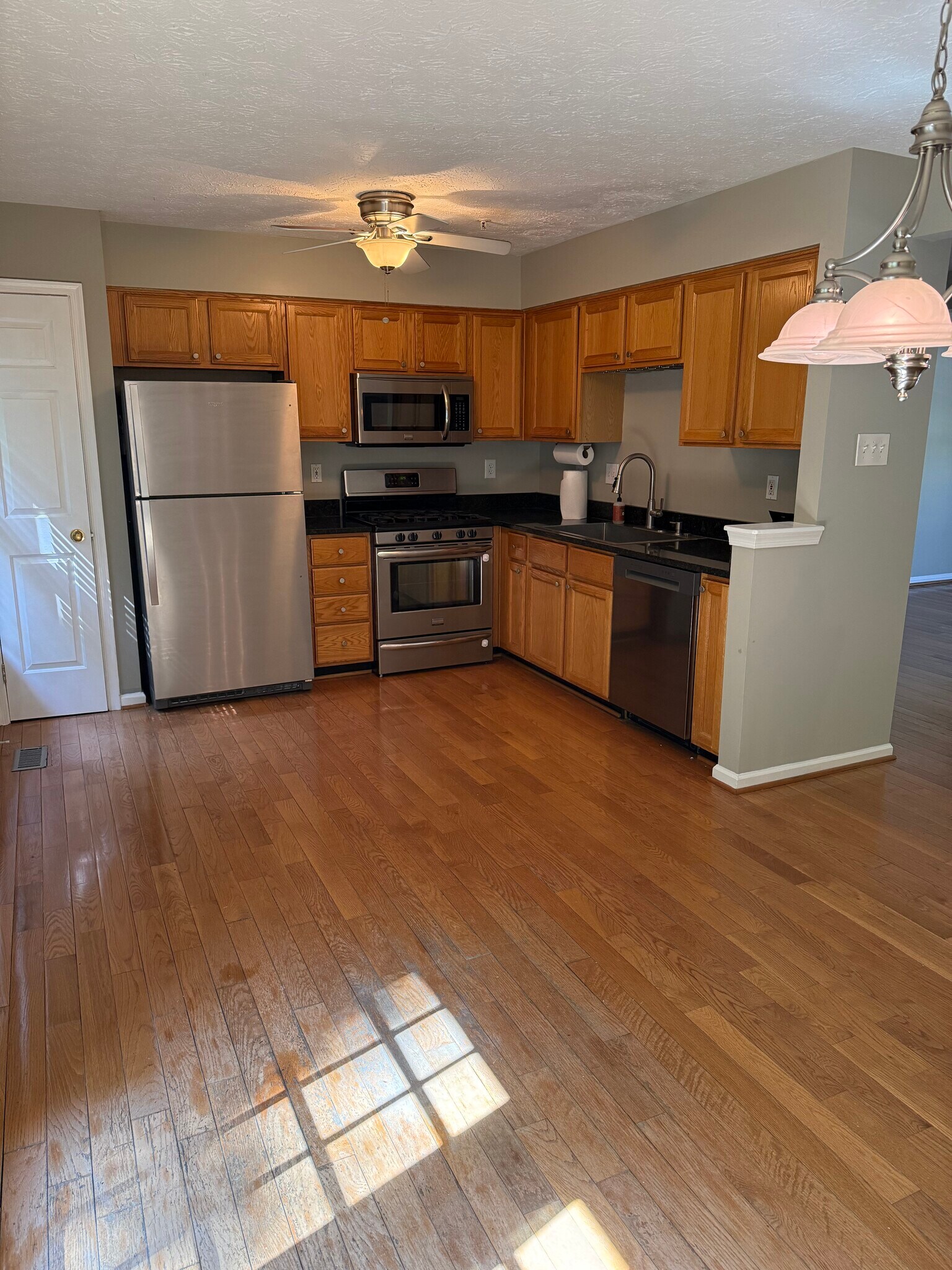 Building Photo - 6622 Cambria Ter
