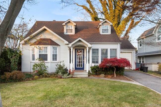 Building Photo - 55 Robbins Ave