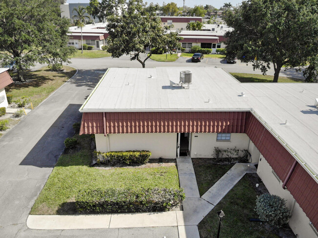 Building Photo - 845 Salem Ln