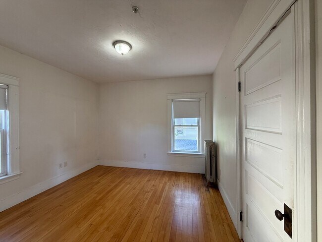 Building Photo - 32 Woodbine St