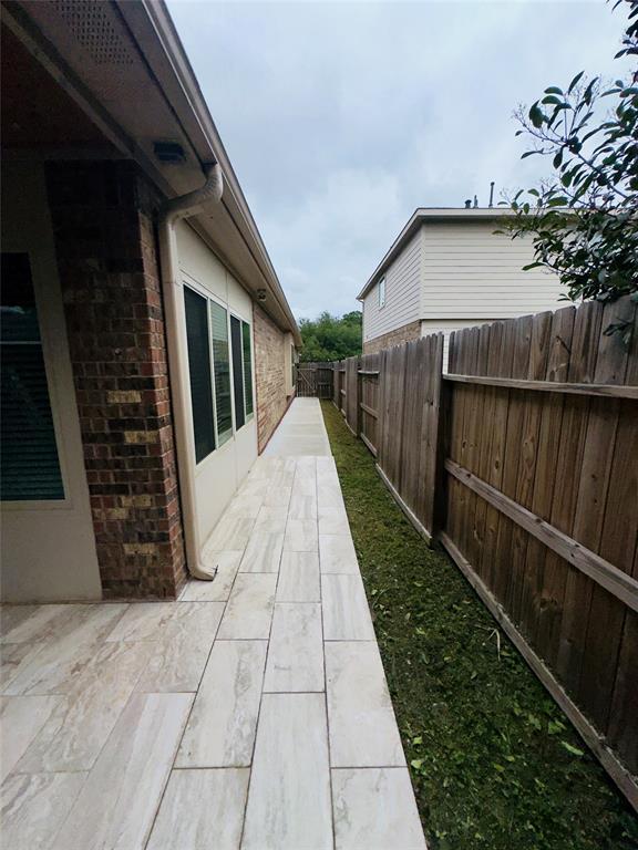 Building Photo - 24527 Lakecrest Creek Dr
