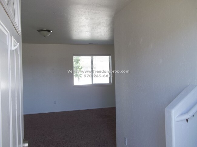 Building Photo - Convenient Location - 4 Bedroom 2.5 Bath