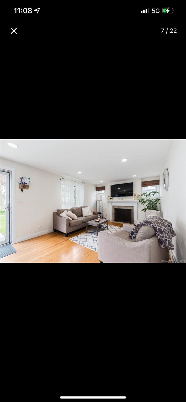 Primary Photo - 9 Dermont Ln