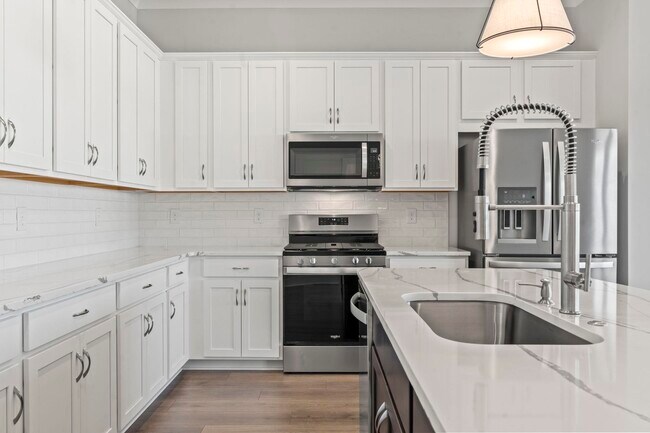 Building Photo - 2034 Comradery Wy