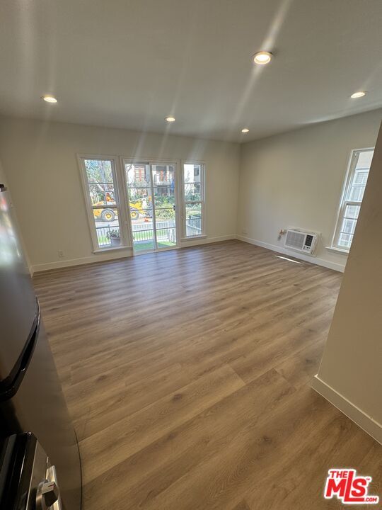 Building Photo - 137 Crescent Dr