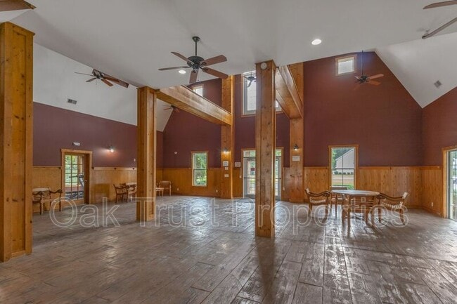 Building Photo - 9041 Maple Grove Dr