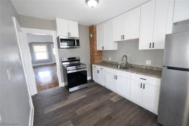 Building Photo - 3278 W 84th St