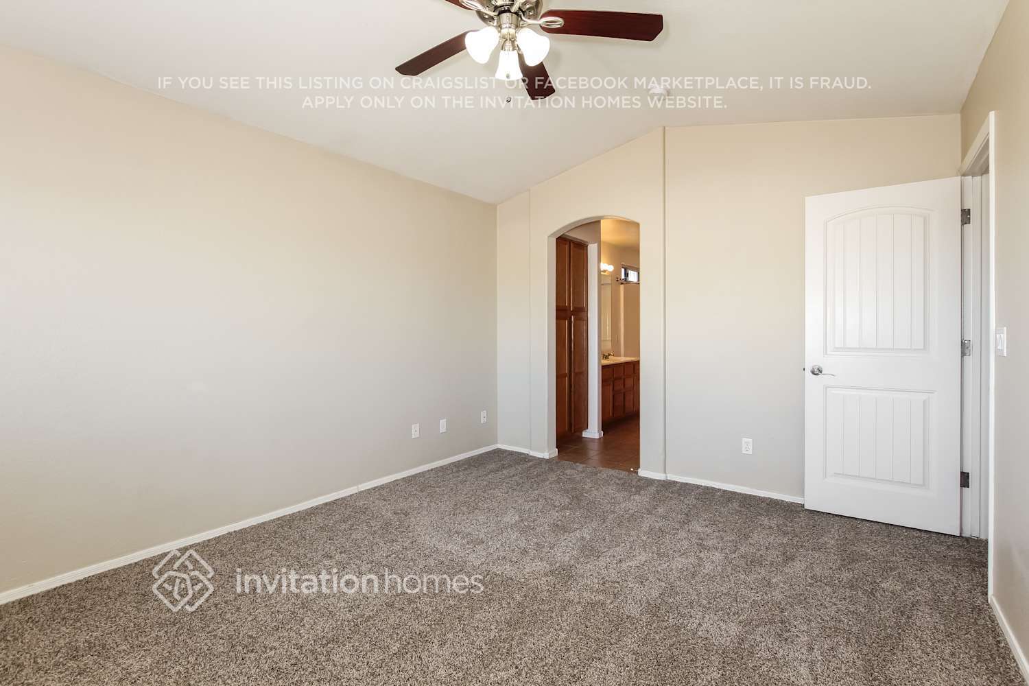 Building Photo - 4028 W Lone Cactus Dr
