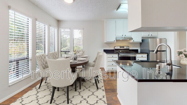 Building Photo - Lakeside