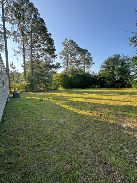 Building Photo - 495 Westover Dr