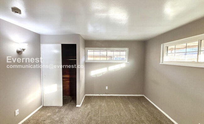 Building Photo - 3523 Roswell Dr