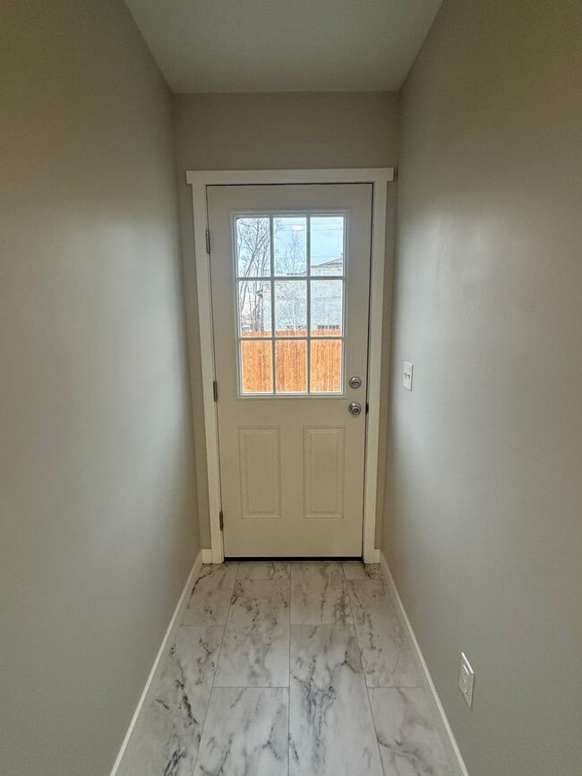 Building Photo - NEW LOWER PRICE~~~Brand New & Adorable 2 Bedroom, 2 Bathroom Unit in Saint Anthony!