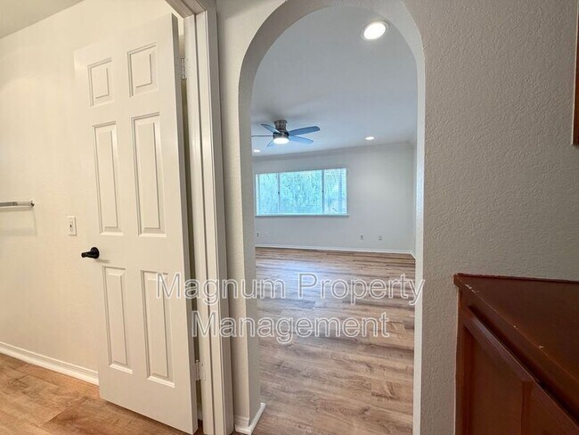 Building Photo - 23775 Cruise Cir Dr