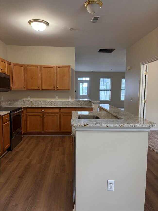 Building Photo - 534 Constitution St