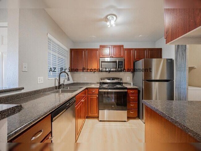 Building Photo - 1880 E Morten Ave