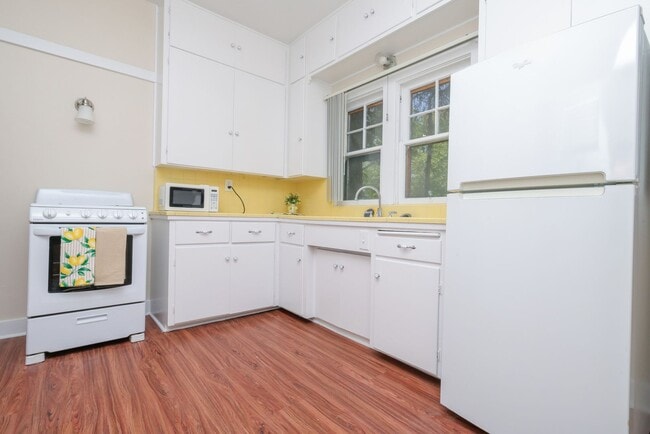 Building Photo - 1022 S Euclid Ave