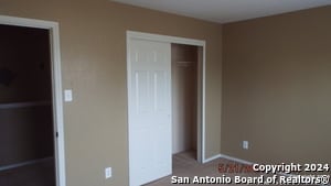 Building Photo - 6410 Royal Rdg Dr