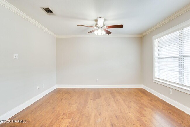 Building Photo - 112 Hillside Dr